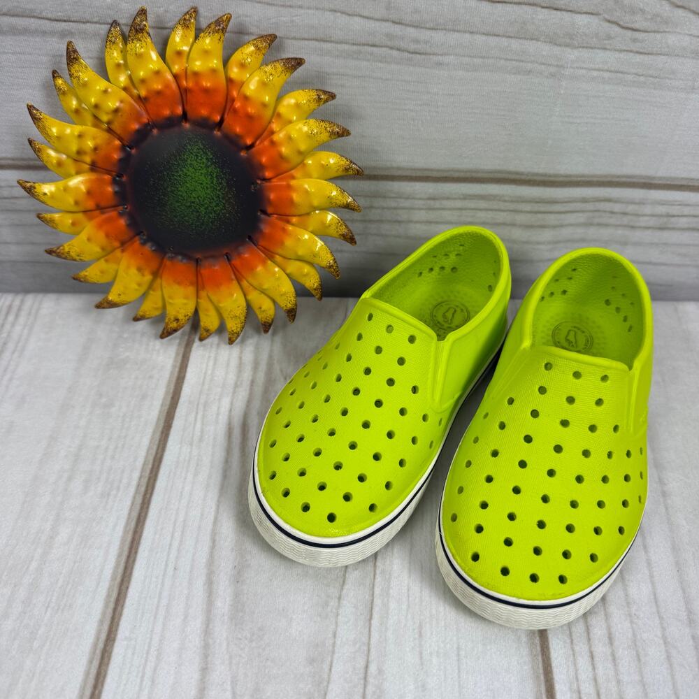 native‎ miles toddler shoes 10C